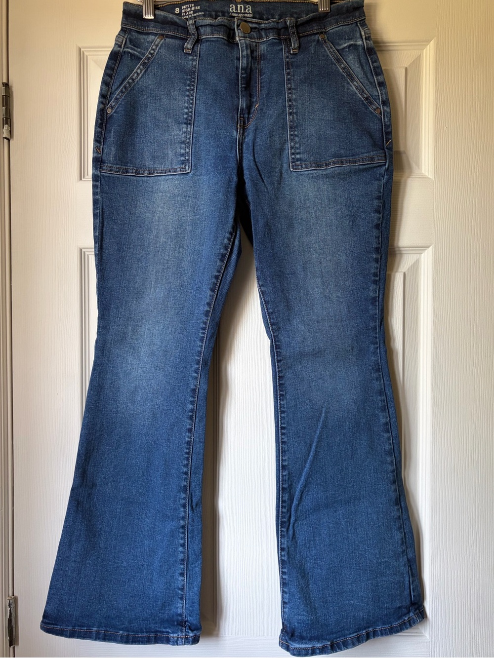 a.n.a. High Rise Flare Jeans Utility Pocket Stretch Denim 8 Petite